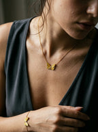 MARIPOSA LUMINOSA AMARILLA: COLLAR + PULSERA