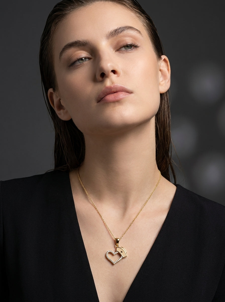 COLLAR ENFERMERA
